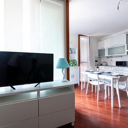 Appartamento Caterina A 5 Minuti Da Milano Fiere E San Siro Con Wifi-Netflix-Free Parking 外观 照片