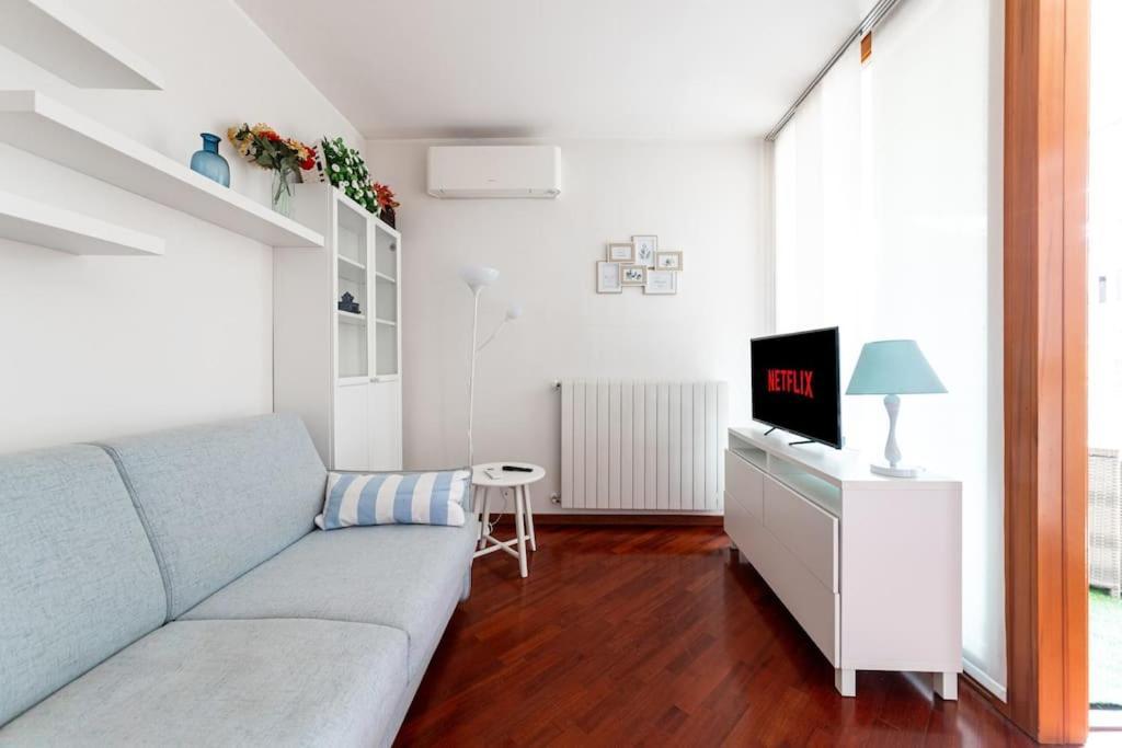 Appartamento Caterina A 5 Minuti Da Milano Fiere E San Siro Con Wifi-Netflix-Free Parking 外观 照片