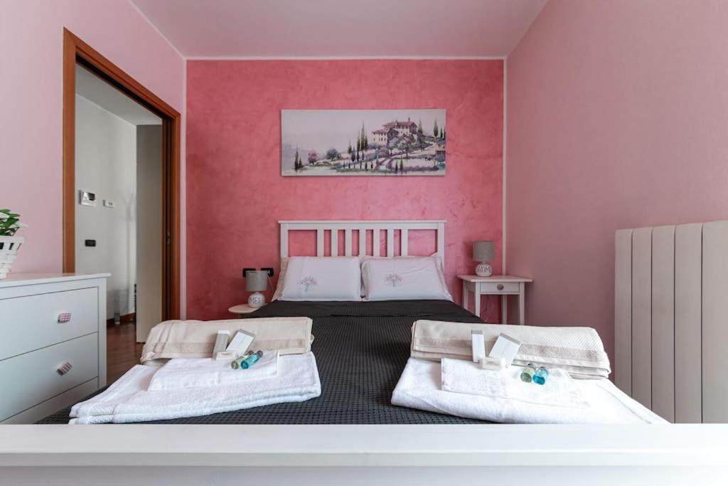 Appartamento Caterina A 5 Minuti Da Milano Fiere E San Siro Con Wifi-Netflix-Free Parking 外观 照片